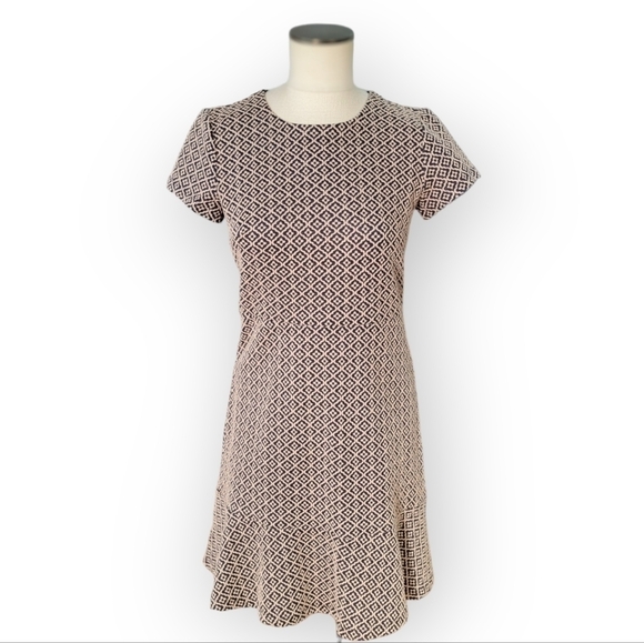 Loft Tan and Navy Geometric Flared Hem short Sleeve Dress Size 2 - Picture 16 of 16